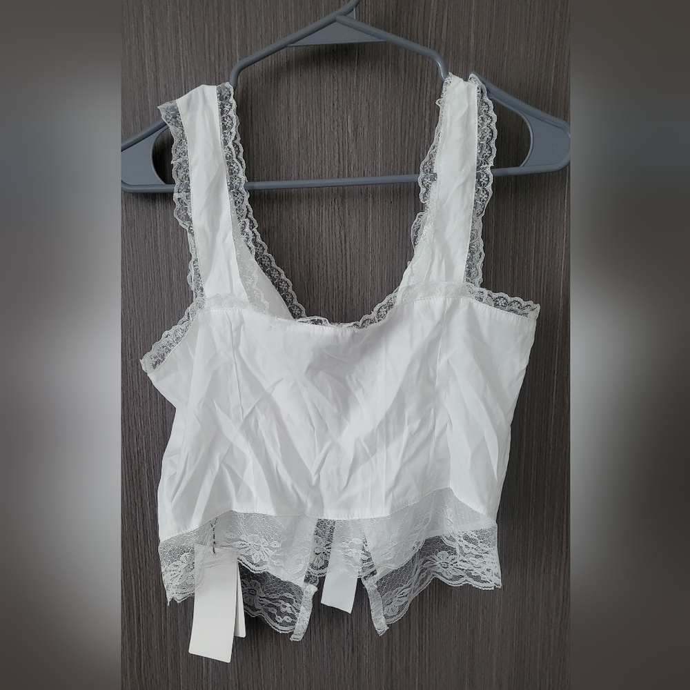 Lace cropped tank - Picture 2 of 2